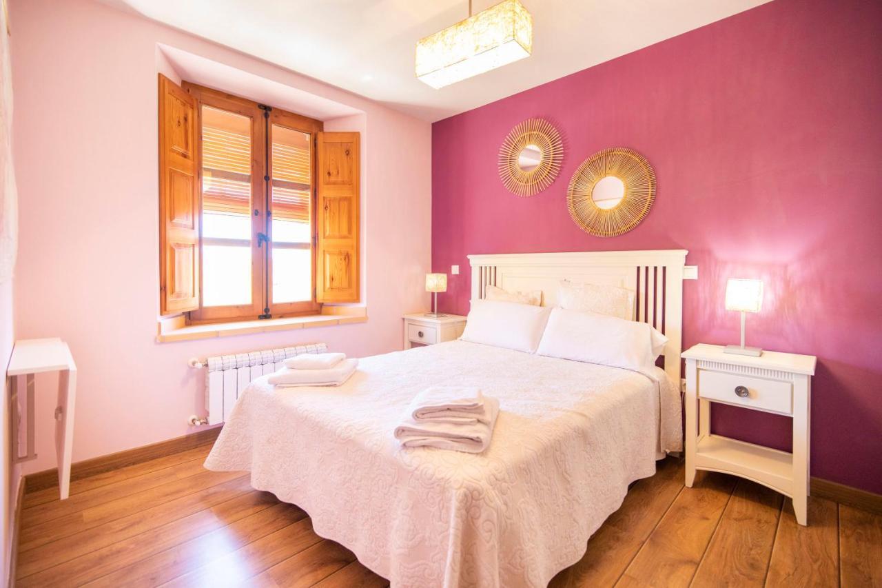 Apartamentos Ribera Del Duero Las Escuelas Vadocondes Exterior photo